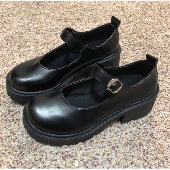 Black Platform Mary Jane Shoes - Picture 2 of 3